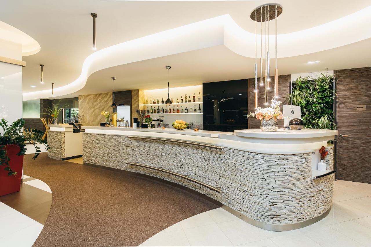 Pierre Hotel باردوبيتسه المظهر الخارجي الصورة