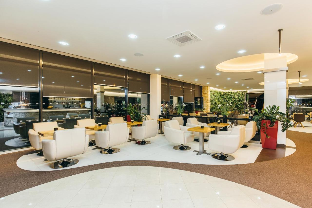 Pierre Hotel باردوبيتسه المظهر الخارجي الصورة