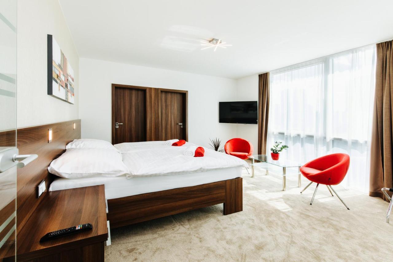 Pierre Hotel باردوبيتسه المظهر الخارجي الصورة