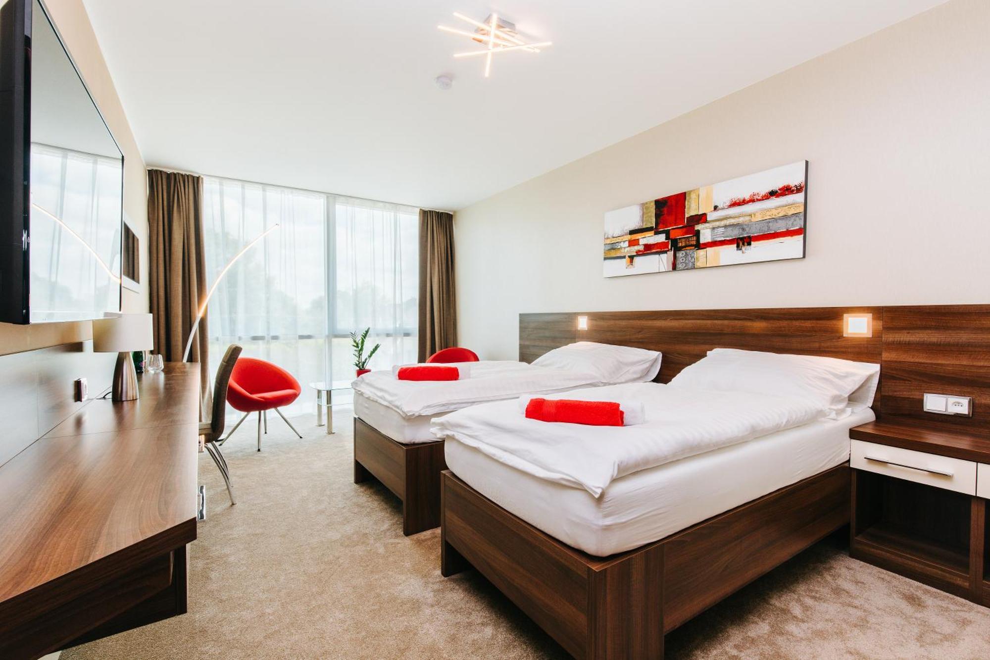 Pierre Hotel باردوبيتسه المظهر الخارجي الصورة