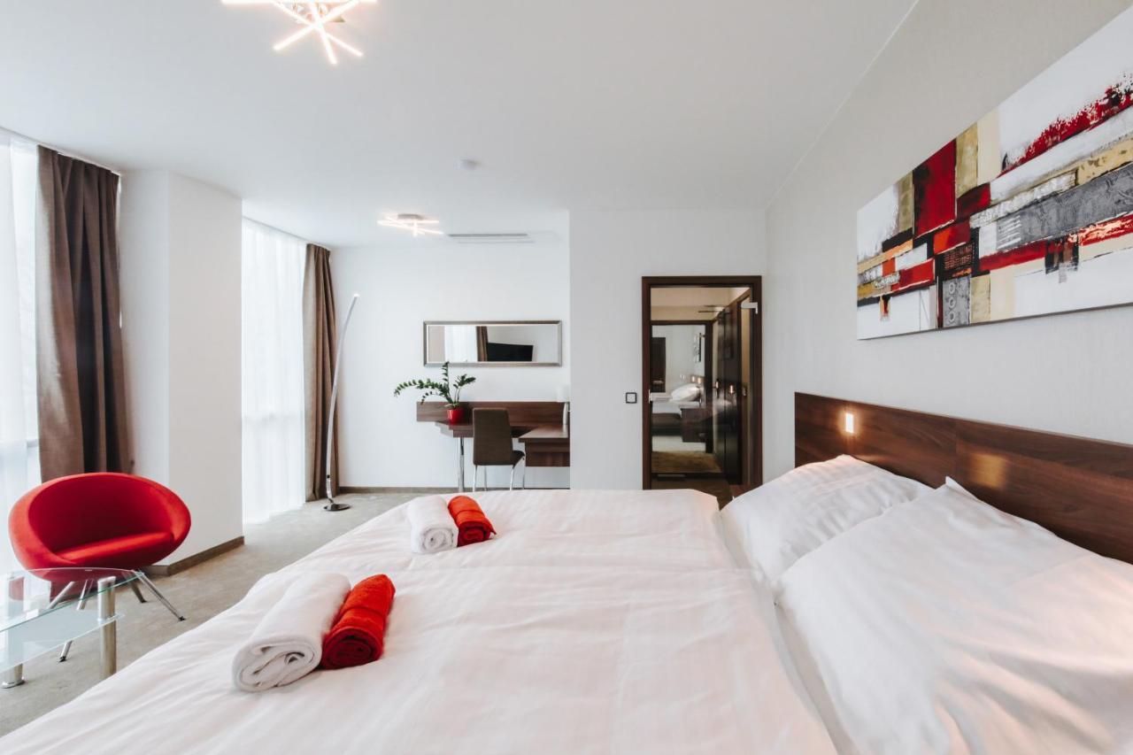 Pierre Hotel باردوبيتسه المظهر الخارجي الصورة